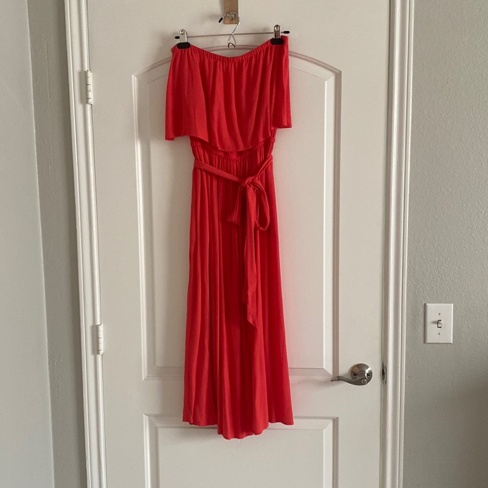 STRAPLESS DRESS